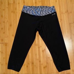 SOLD Calvin Klein 3/4 Performance Leggings sz L